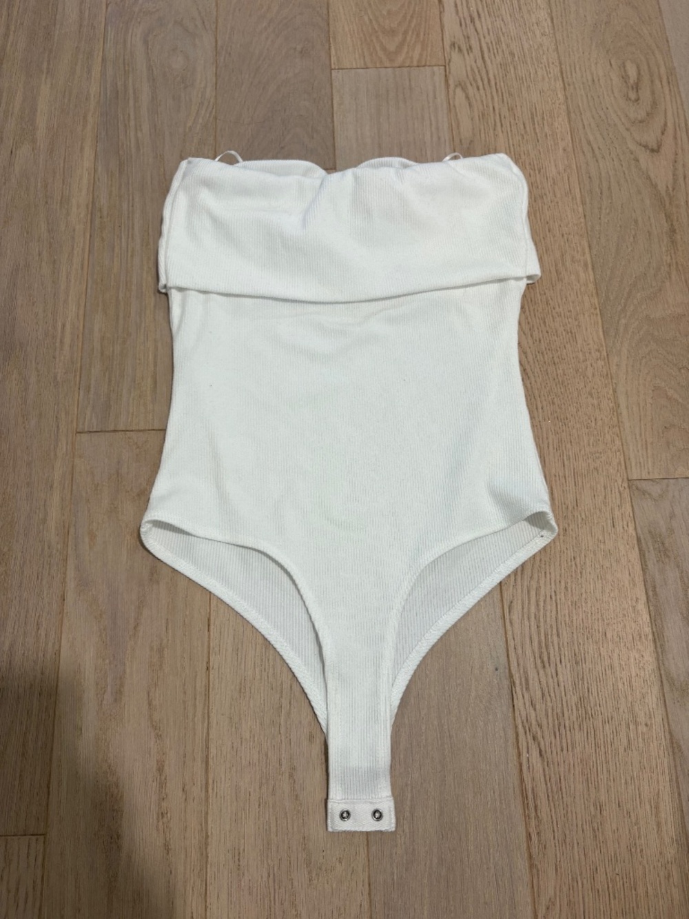 Live in the Moment Ribbed strapless bodysuit white size S